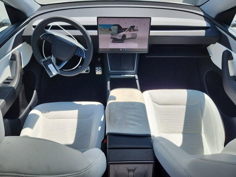 2026 TESLA MODEL Y 8