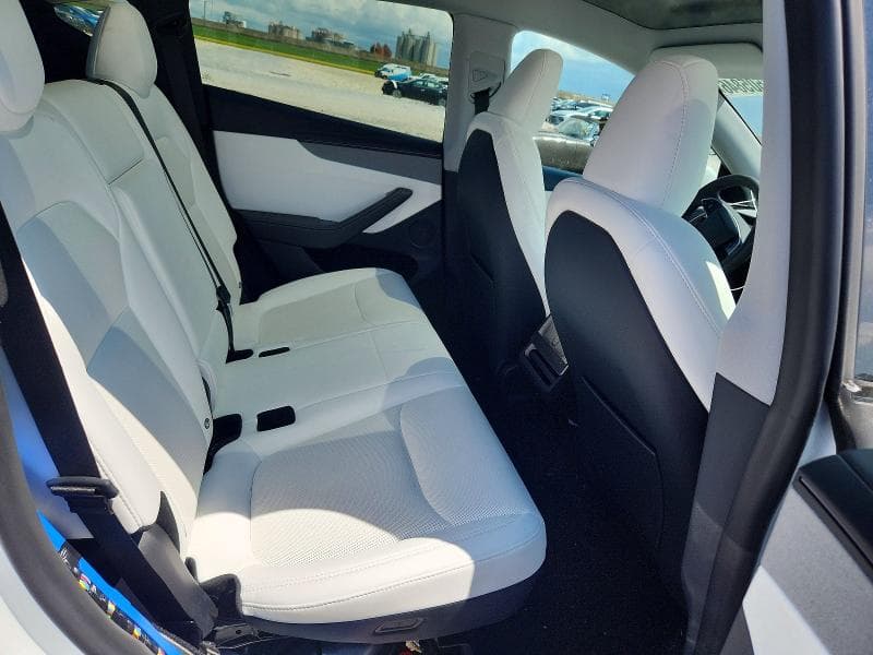 2026 TESLA MODEL Y 10