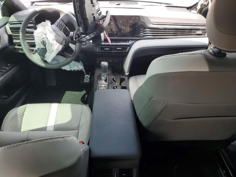 2025 TOYOTA CAMRY SE SE 8