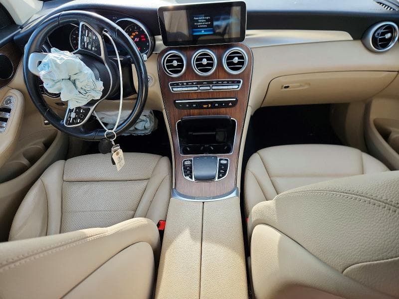 2022 MERCEDES-BENZ GLC 300 4MATIC 8