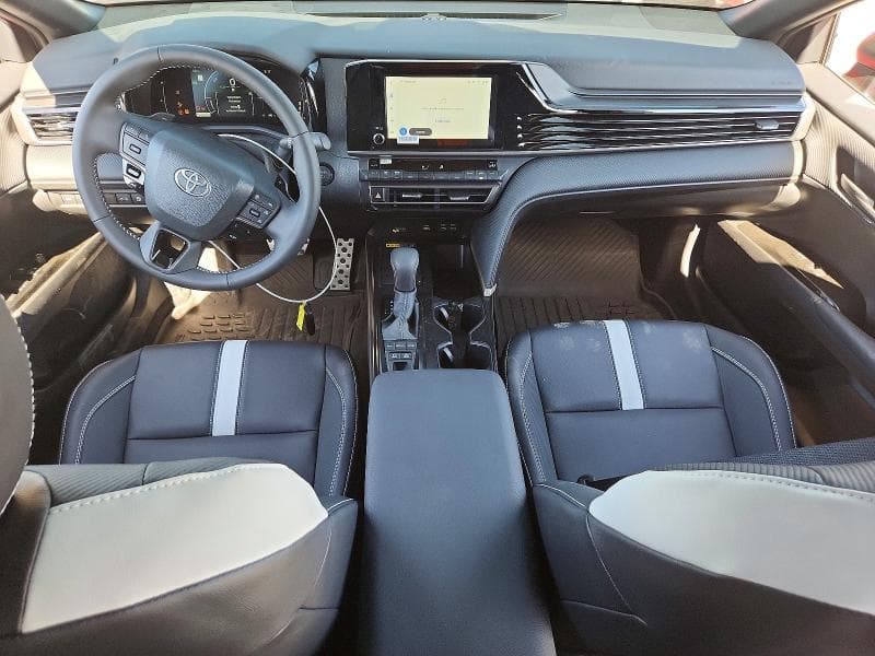 2025 TOYOTA CAMRY SE 8
