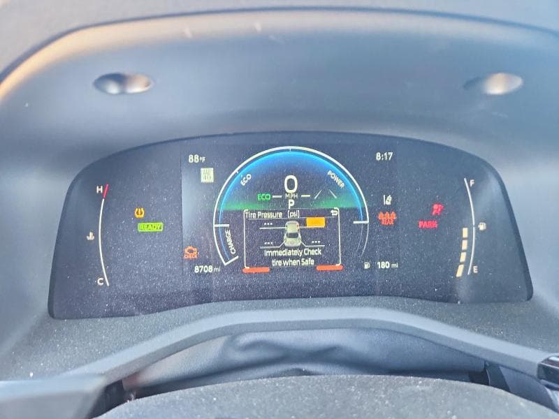 2025 TOYOTA CAMRY SE 9