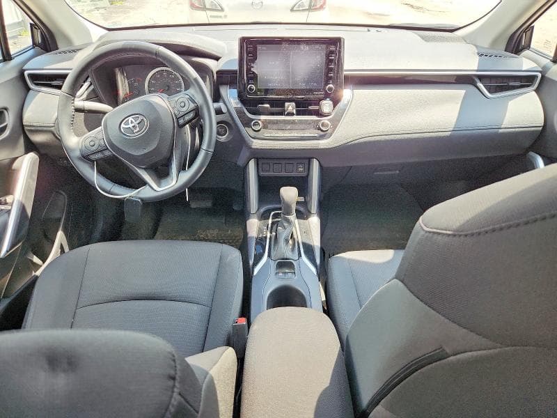 2022 TOYOTA COROLLA CROSS LE LE 8