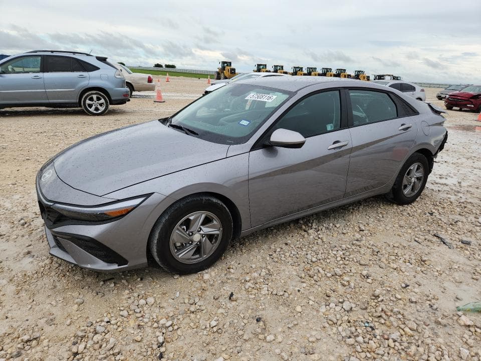 2025 HYUNDAI ELANTRA SE - 1
