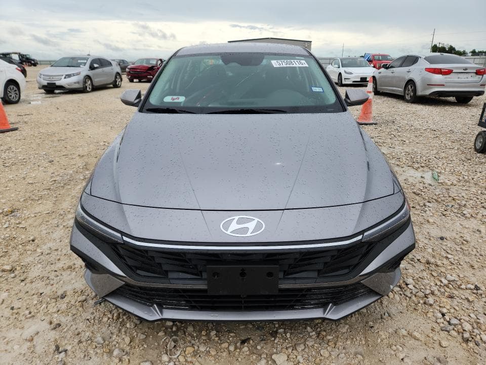 2025 HYUNDAI ELANTRA SE 5