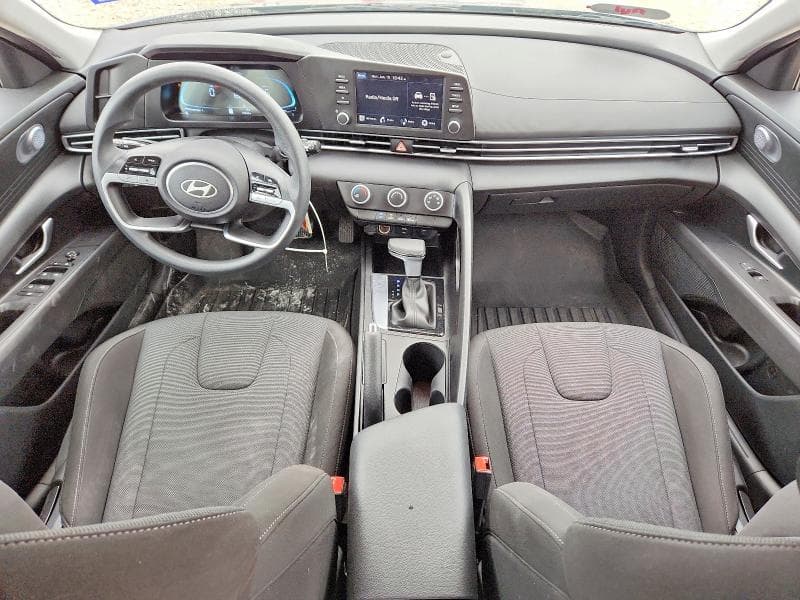 2025 HYUNDAI ELANTRA SE 8
