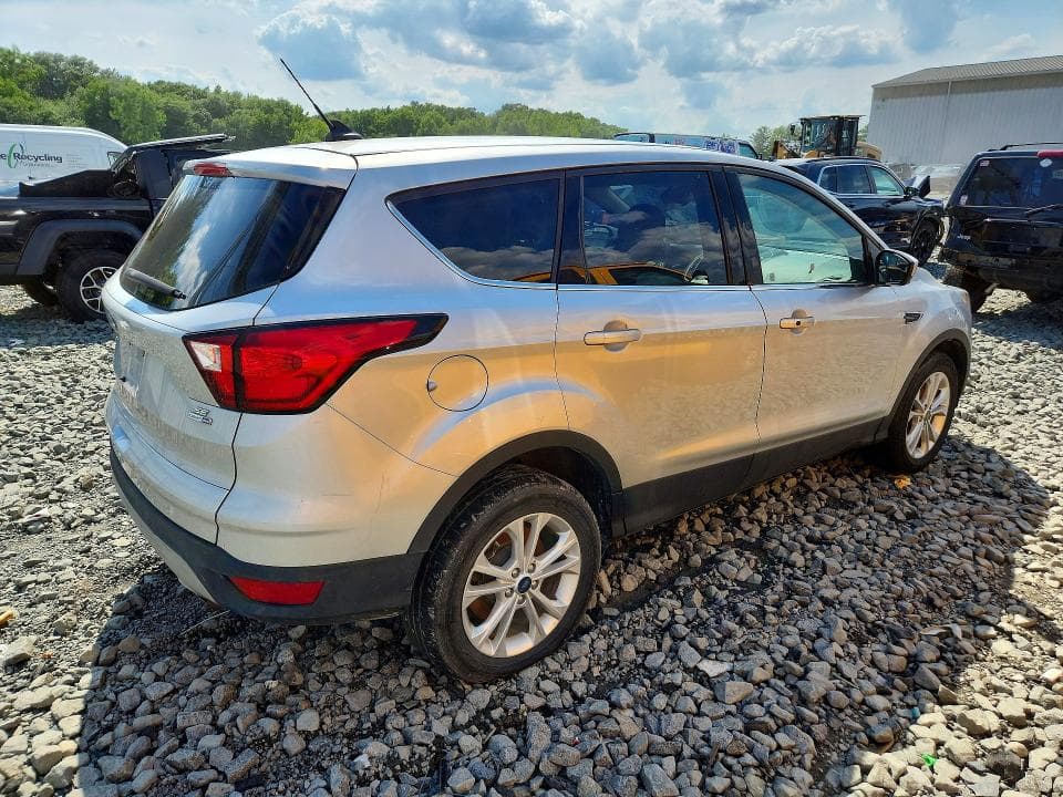 2019 FORD ESCAPE SE SE 3