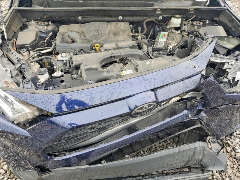 2019 TOYOTA RAV4 XLE 12