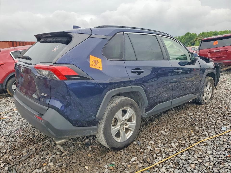 2019 TOYOTA RAV4 XLE 3
