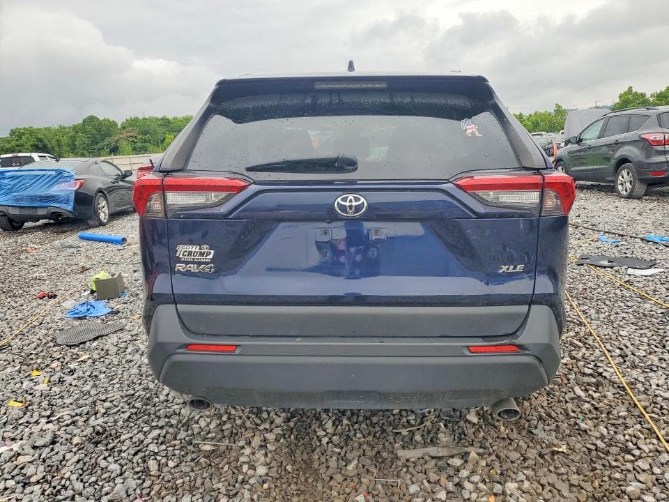 2019 TOYOTA RAV4 XLE 6