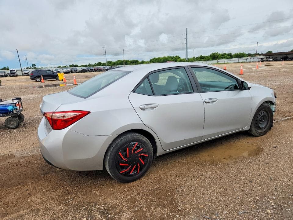 2017 TOYOTA COROLLA LE 3
