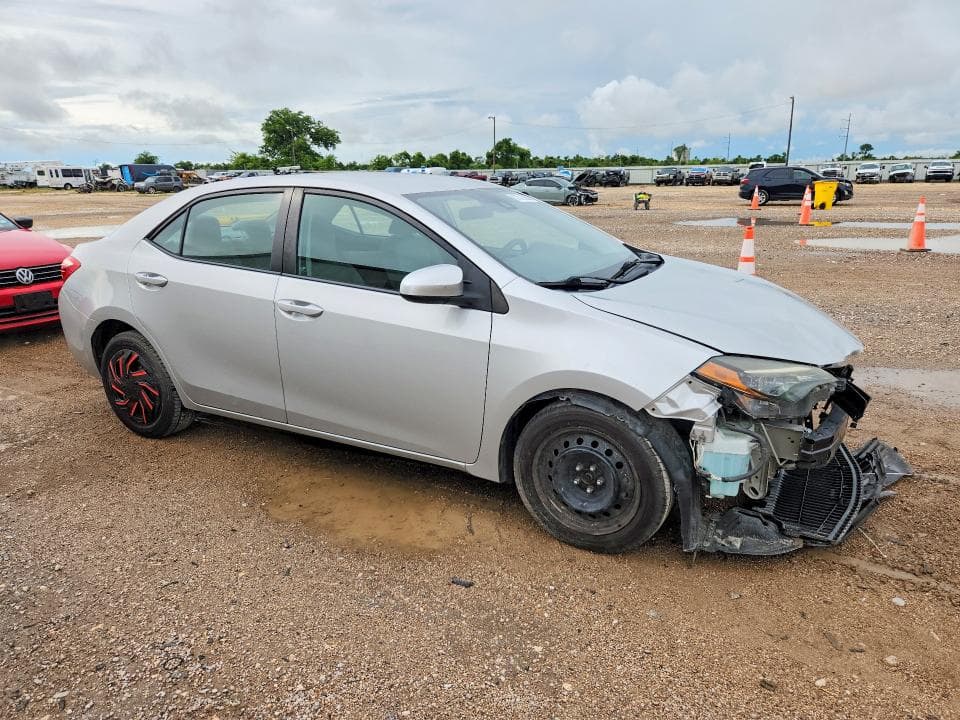 2017 TOYOTA COROLLA LE 4