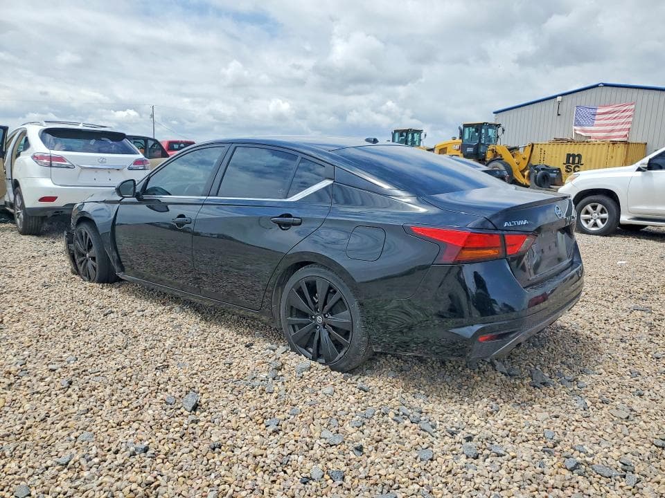 2022 NISSAN ALTIMA SR 2