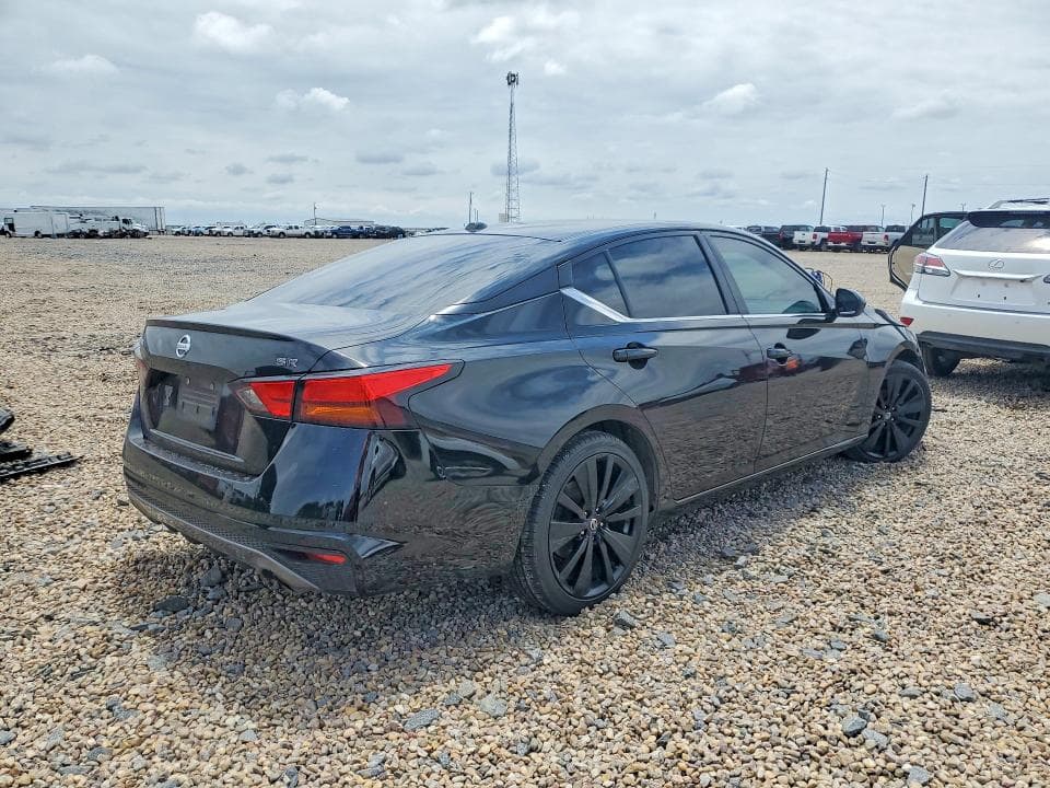 2022 NISSAN ALTIMA SR 3
