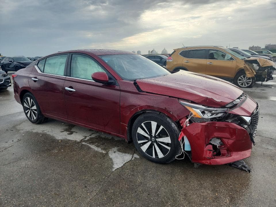 2022 NISSAN ALTIMA SV 4