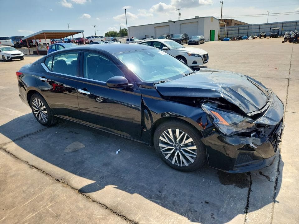2023 NISSAN ALTIMA SV 4