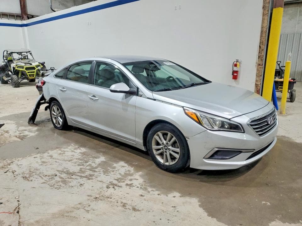 2017 HYUNDAI SONATA SE 4