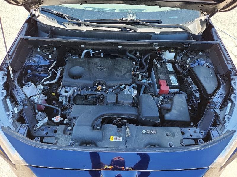 2024 TOYOTA RAV4 XLE 11