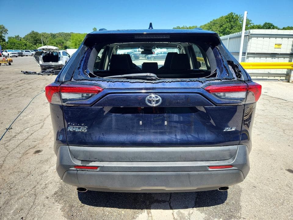2024 TOYOTA RAV4 XLE 6