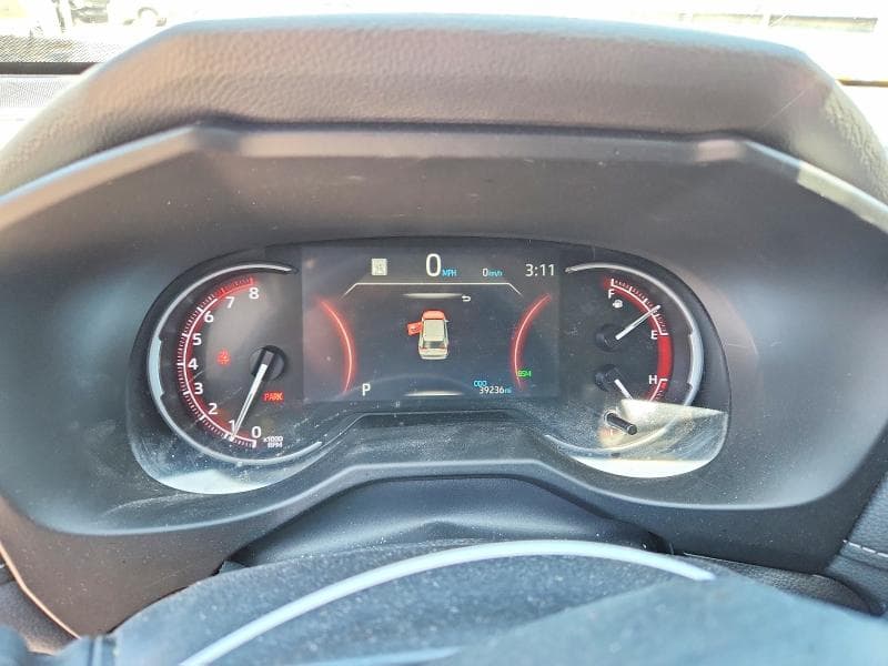 2024 TOYOTA RAV4 XLE 9