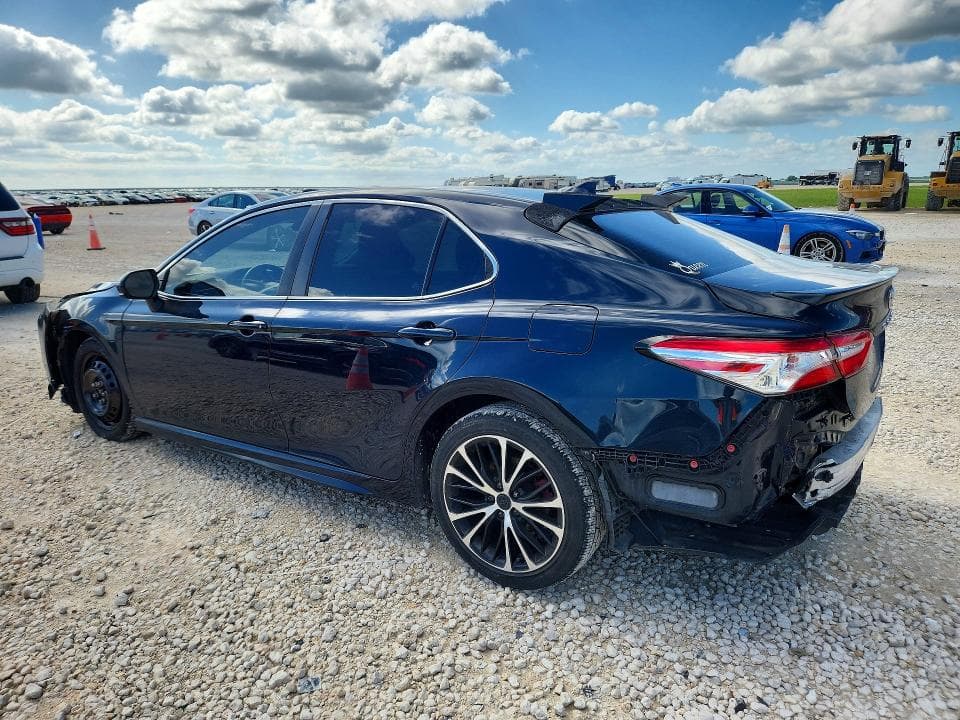 2020 TOYOTA CAMRY SE SE 2