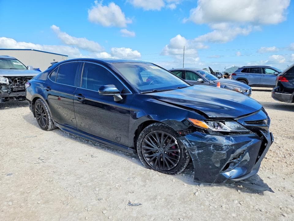 2020 TOYOTA CAMRY SE SE 4