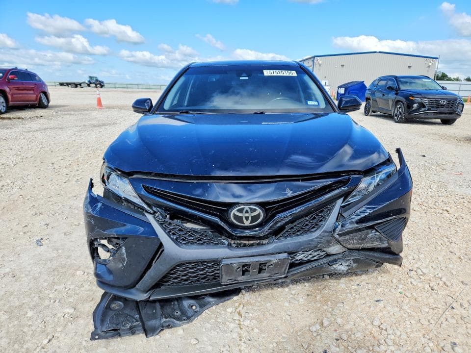 2020 TOYOTA CAMRY SE SE 5