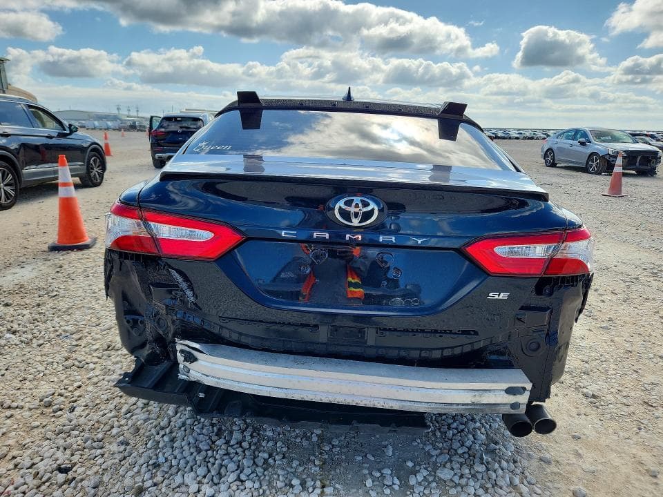 2020 TOYOTA CAMRY SE SE 6