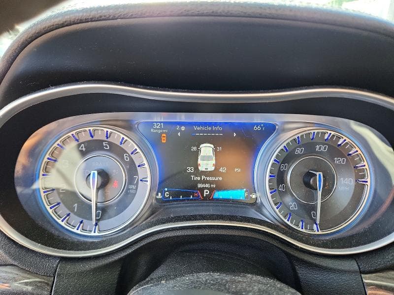 2016 CHRYSLER 300 LIMITED 9