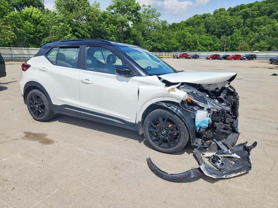 2023 NISSAN KICKS SR 4