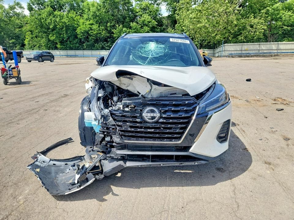 2023 NISSAN KICKS SR 5