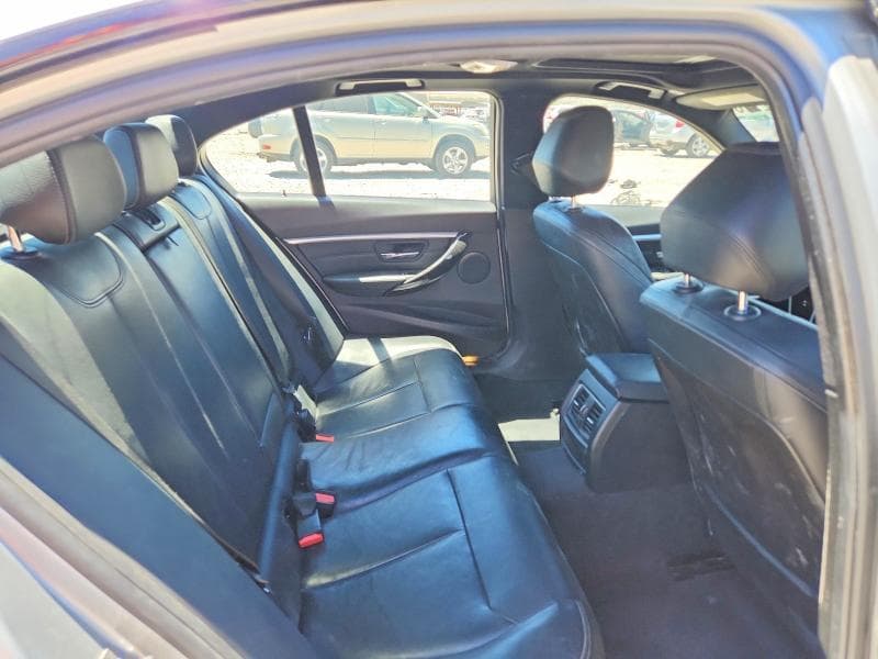 2018 BMW 330 XI 10
