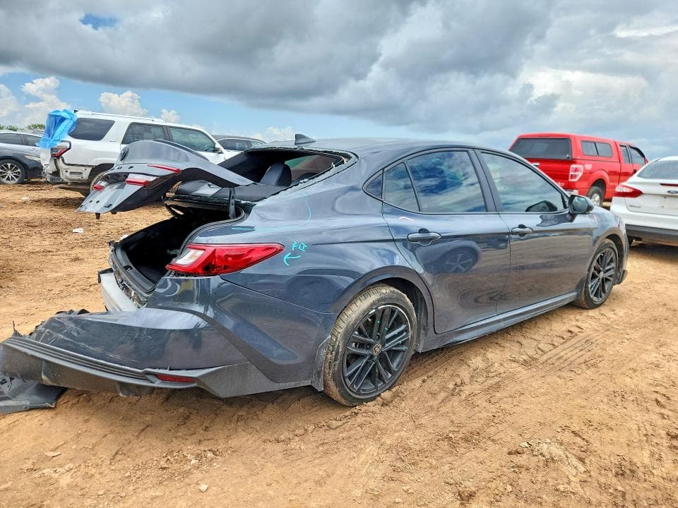 2026 TOYOTA CAMRY SE SE 3