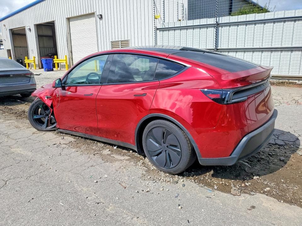 2026 TESLA MODEL Y 2