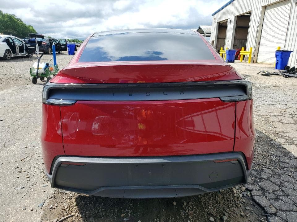 2026 TESLA MODEL Y 6