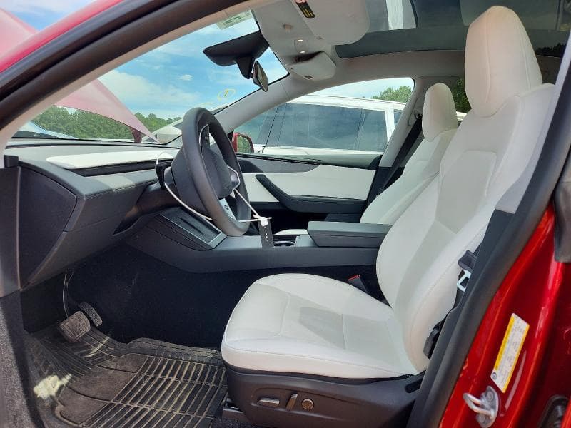 2026 TESLA MODEL Y 7