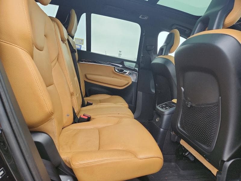 2018 VOLVO XC90 T8 11