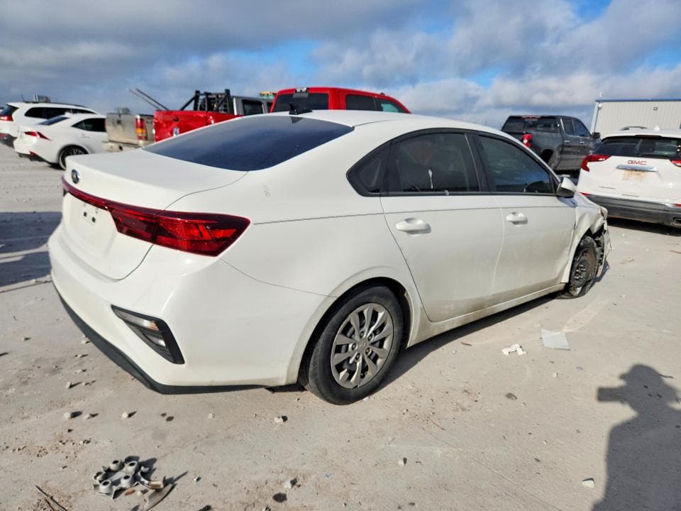 2021 KIA FORTE FE 3