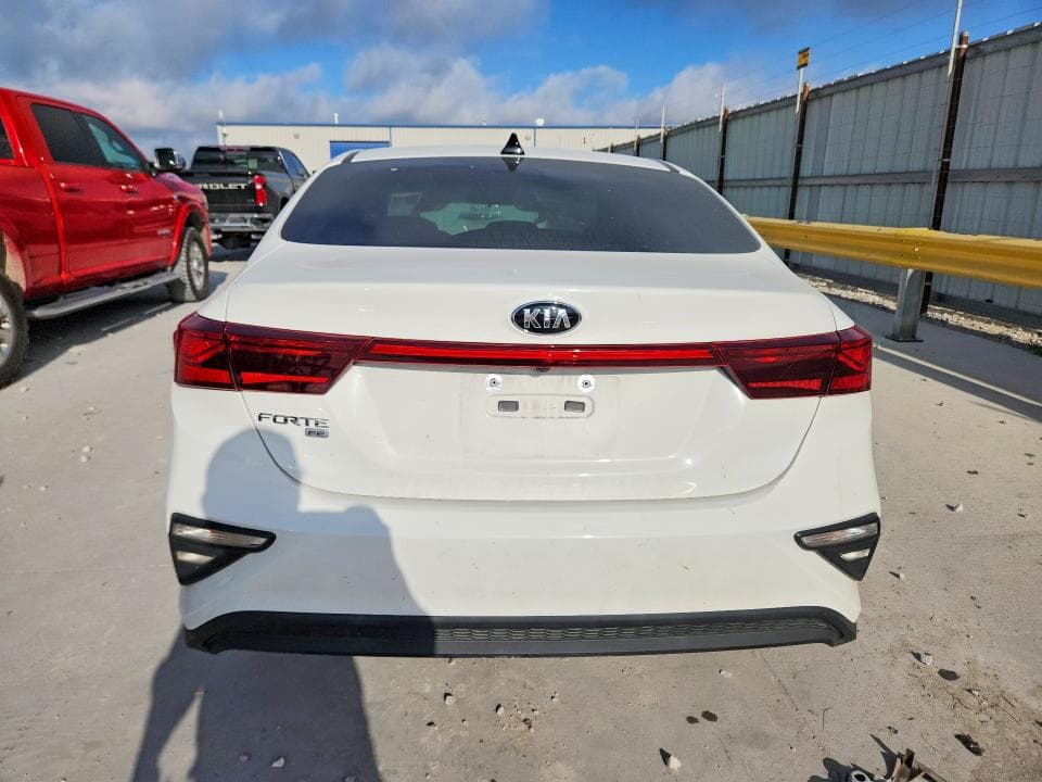 2021 KIA FORTE FE 6