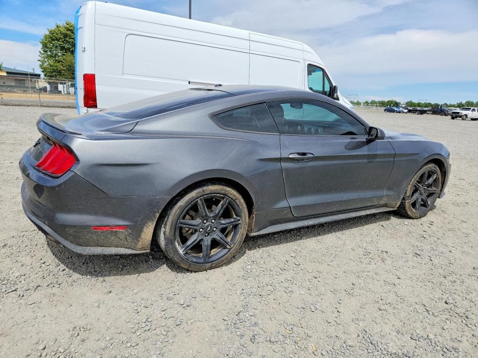 2018 FORD MUSTANG 3