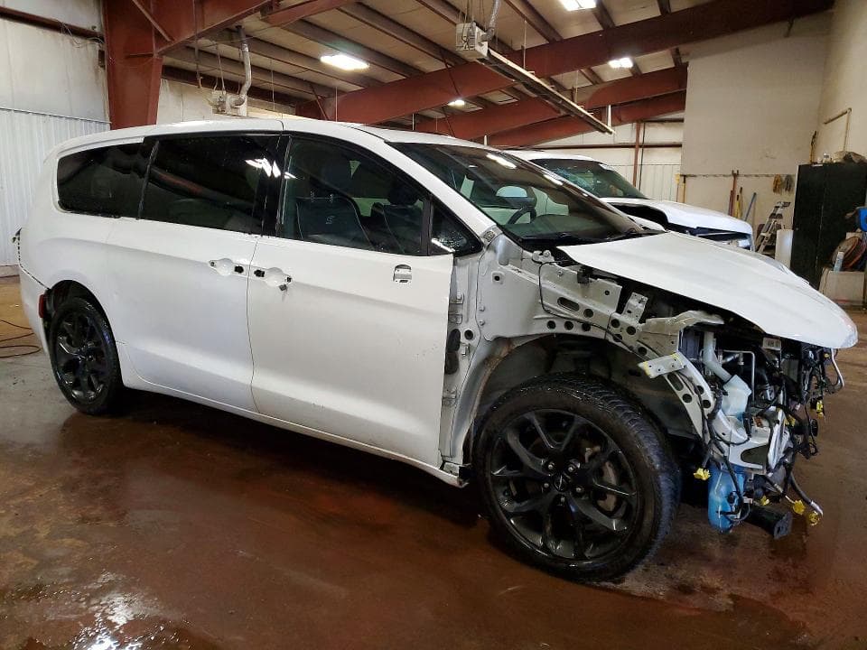 2022 CHRYSLER PACIFICA LIMITED 4