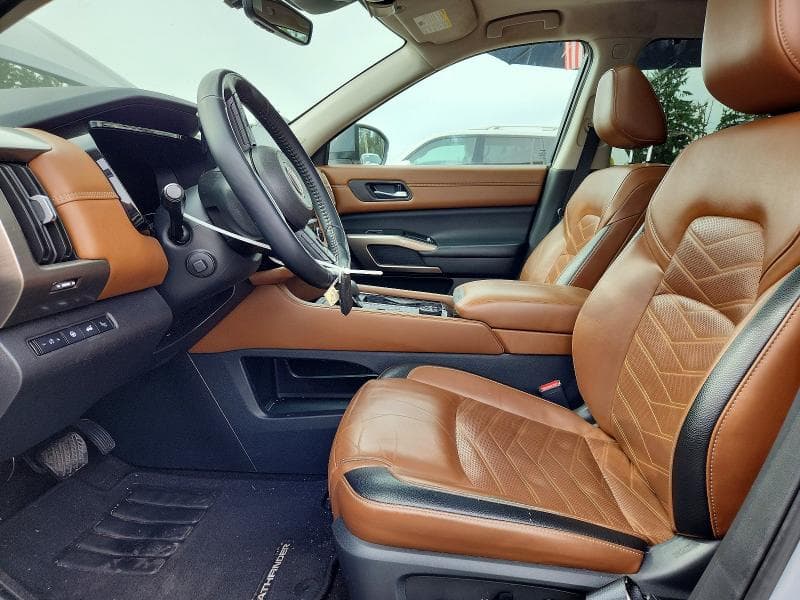 2024 NISSAN PATHFINDER PLATINUM 7