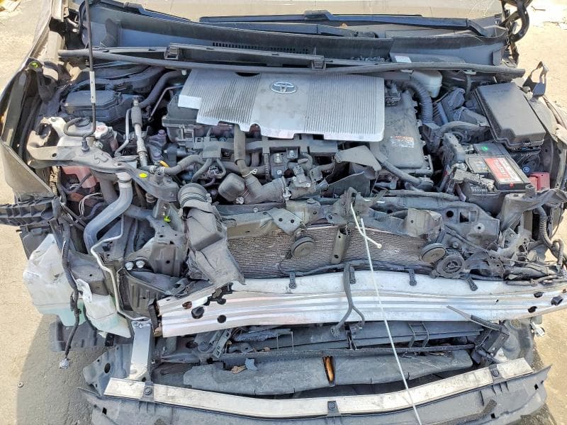 2021 TOYOTA PRIUS LE 12