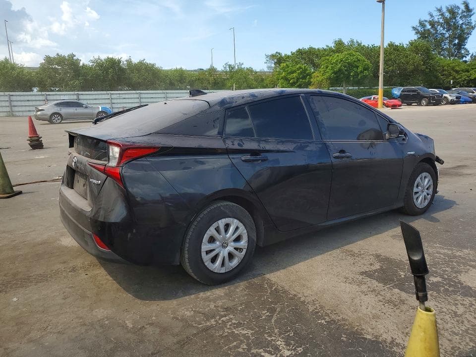 2021 TOYOTA PRIUS LE 3