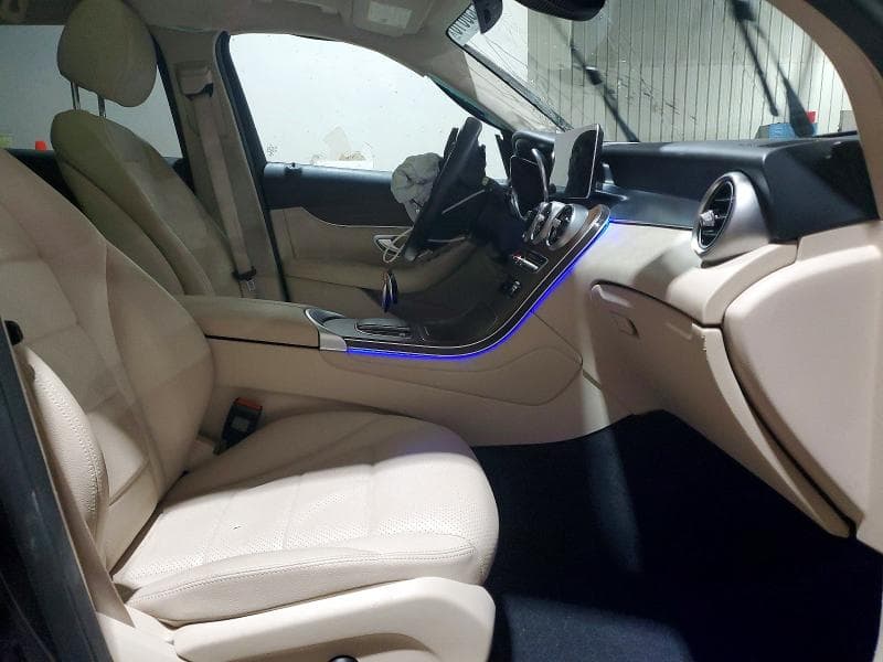 2021 MERCEDES-BENZ GLC 300 4MATIC 7