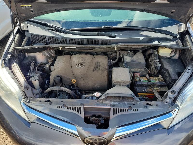 2019 TOYOTA SIENNA XLE 8-PASSENGER XLE 8-PASSENGER 12