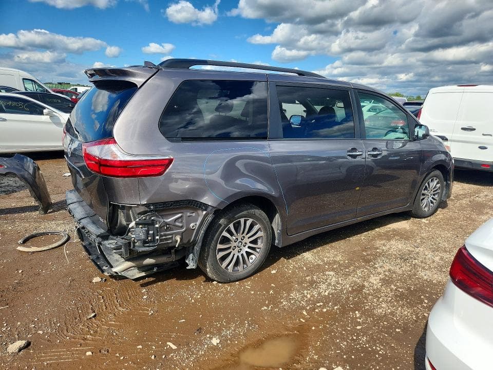2019 TOYOTA SIENNA XLE 8-PASSENGER XLE 8-PASSENGER 3