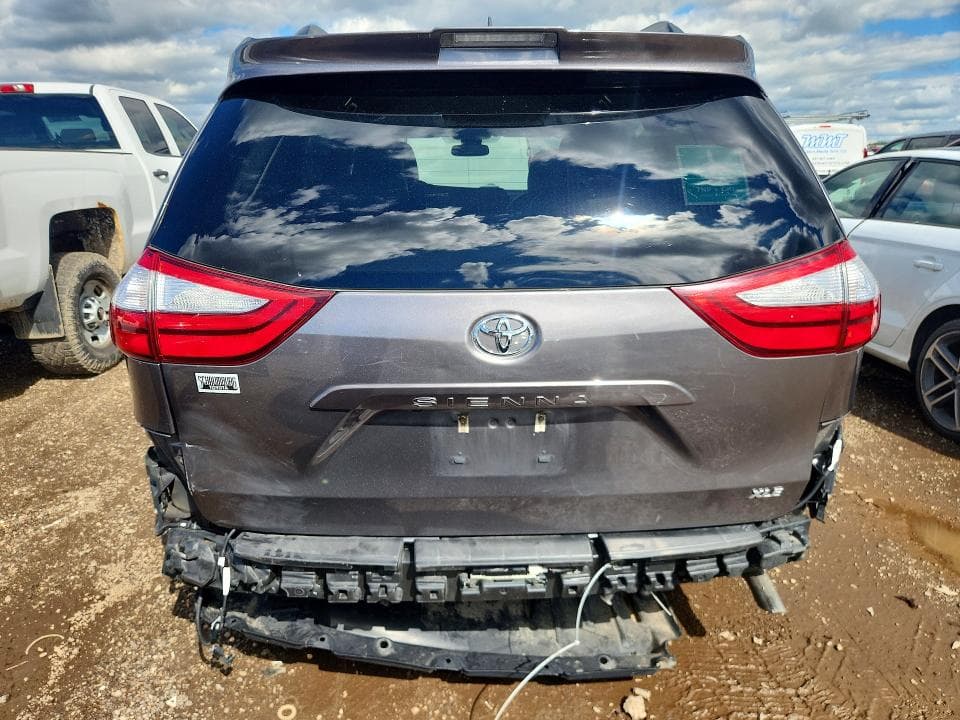 2019 TOYOTA SIENNA XLE 8-PASSENGER XLE 8-PASSENGER 6