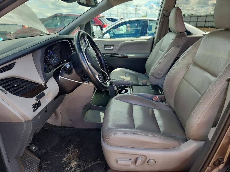 2019 TOYOTA SIENNA XLE 8-PASSENGER XLE 8-PASSENGER 7