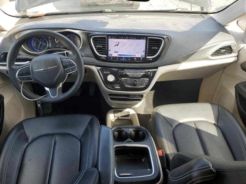 2024 CHRYSLER PACIFICA TOURING L 8